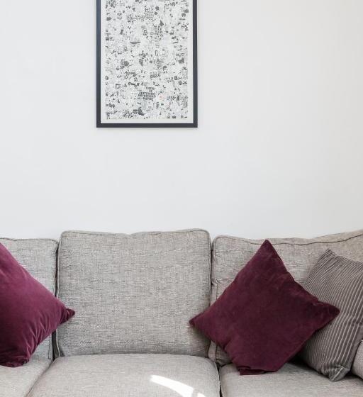 Trendy Central 1 Bed Flat With Roof Terrace