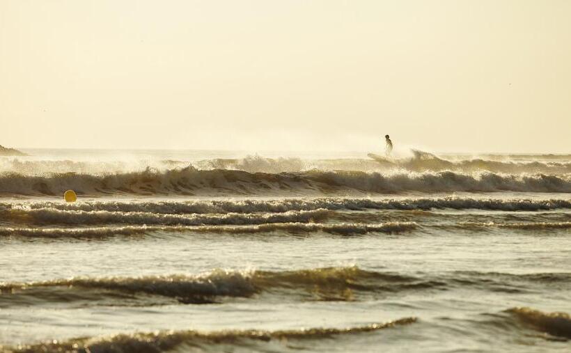 Vacances A 6 Dans Un Domaine Avec Piscine Chauffee