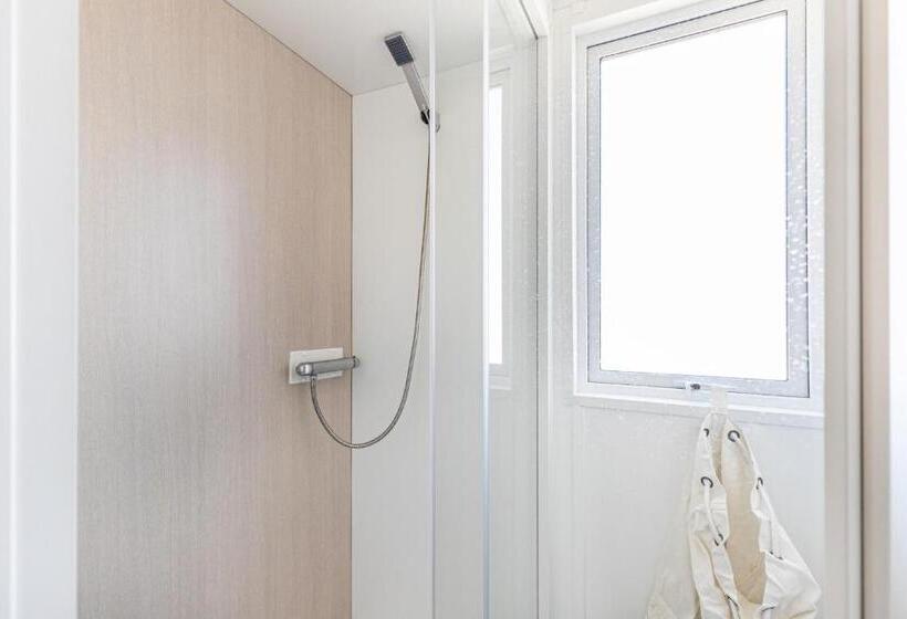 Vacances A 6 Dans Un Domaine Avec Piscine Chauffee