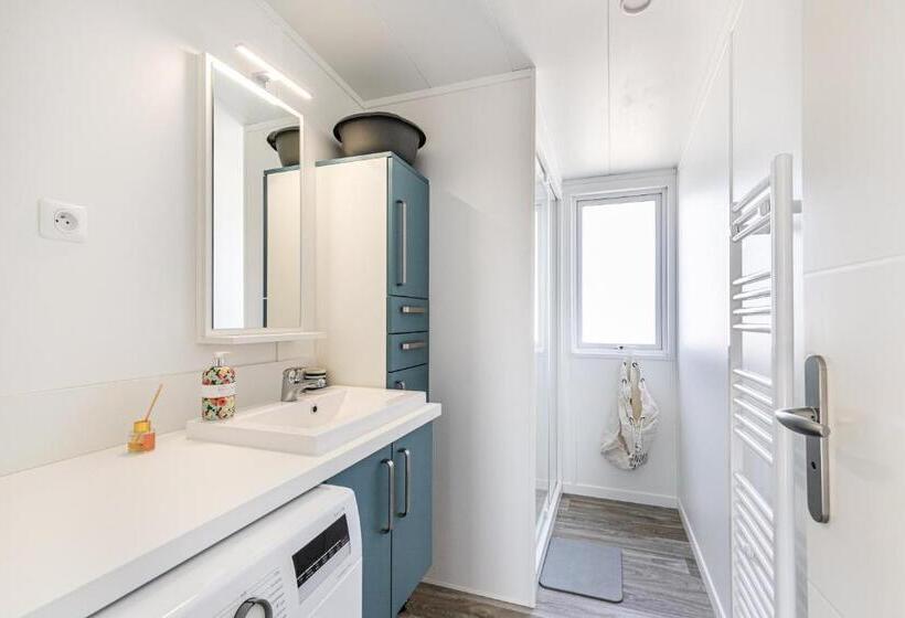 Vacances A 6 Dans Un Domaine Avec Piscine Chauffee