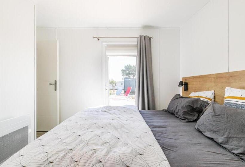 Vacances A 6 Dans Un Domaine Avec Piscine Chauffee