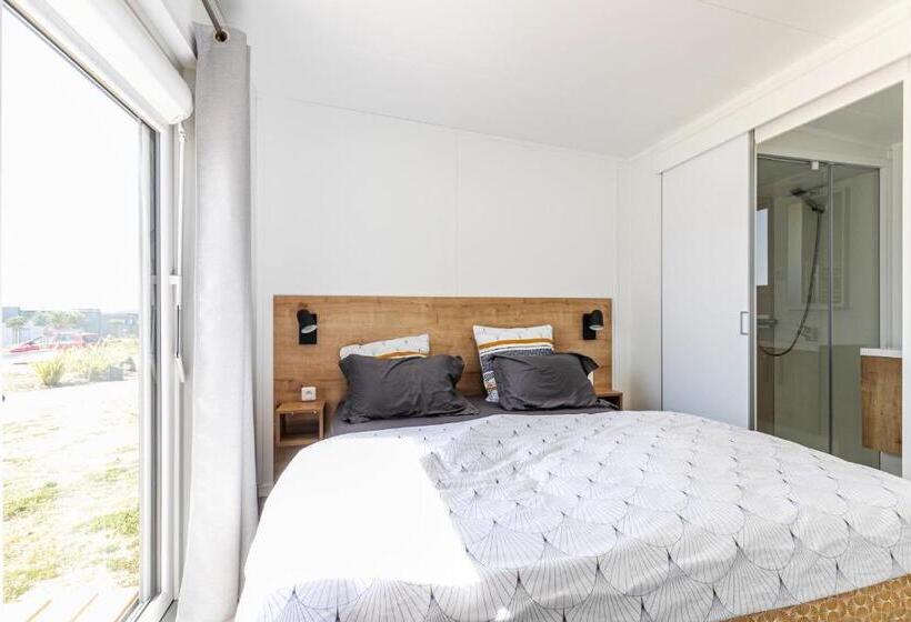 Vacances A 6 Dans Un Domaine Avec Piscine Chauffee