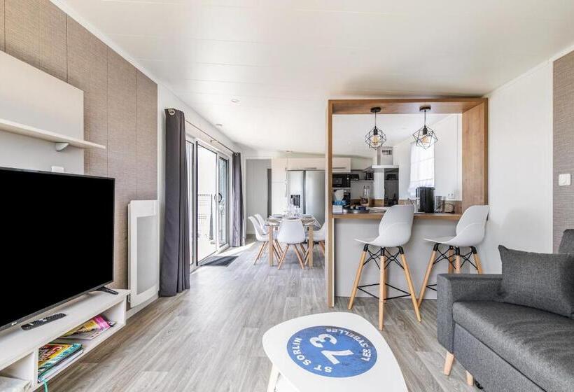 Vacances A 6 Dans Un Domaine Avec Piscine Chauffee