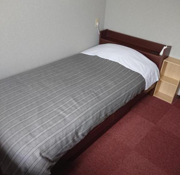 ビジネスホテル六号