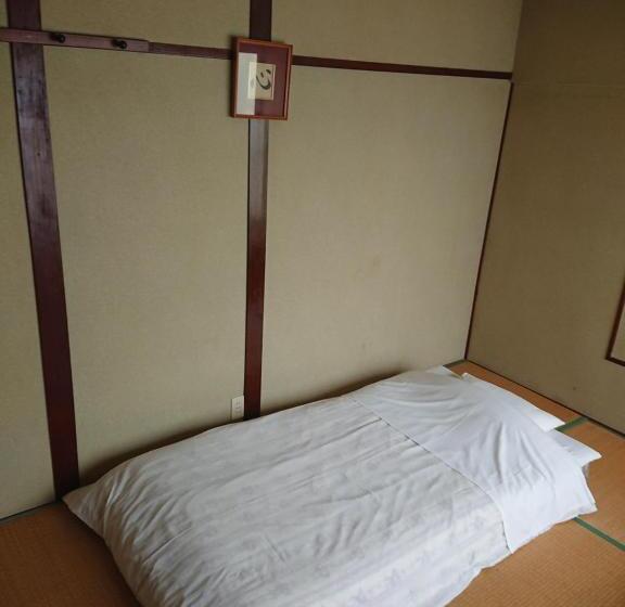 ビジネスホテル六号