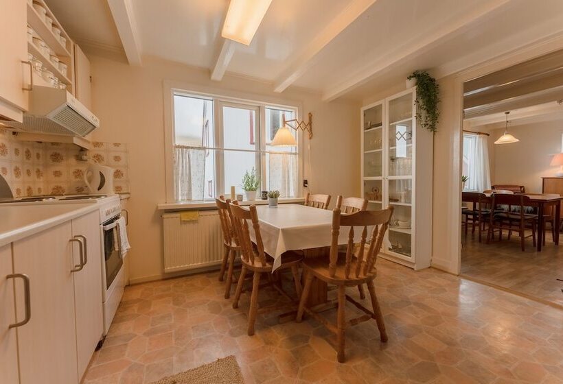 House   Scenic Village   Nature   Hiking