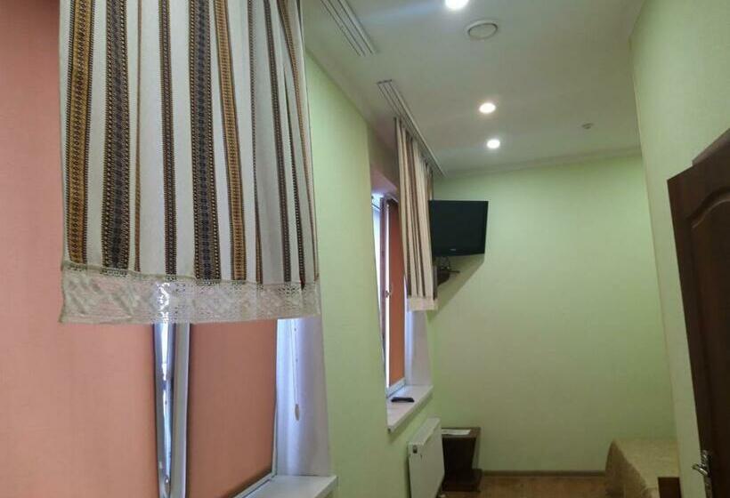 هاستل готель дністер