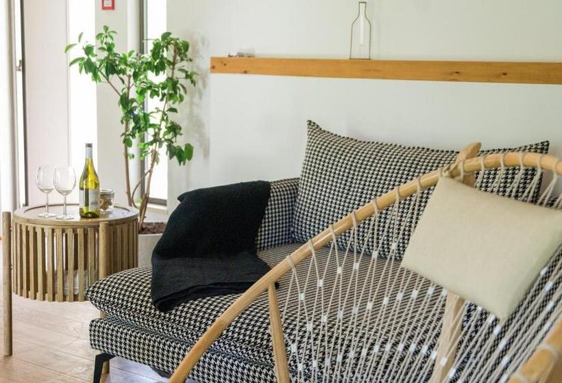 Hanahala Beramot Boutique Suites