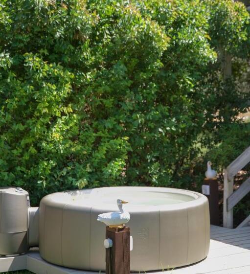 Hanahala Beramot Boutique Suites