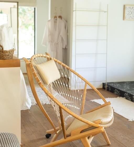 Hanahala Beramot Boutique Suites