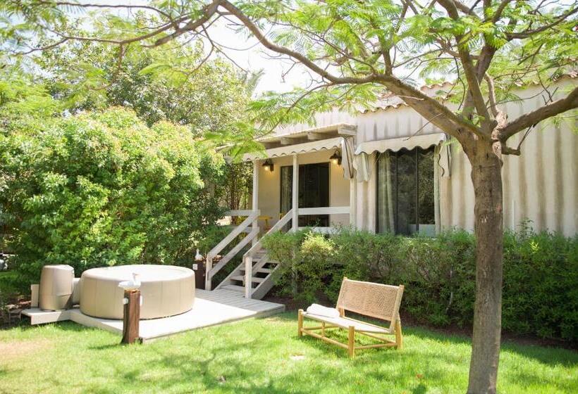 Hanahala Beramot Boutique Suites