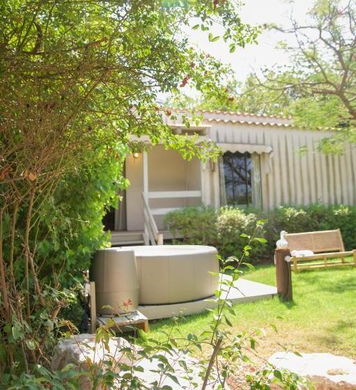 Hanahala Beramot Boutique Suites