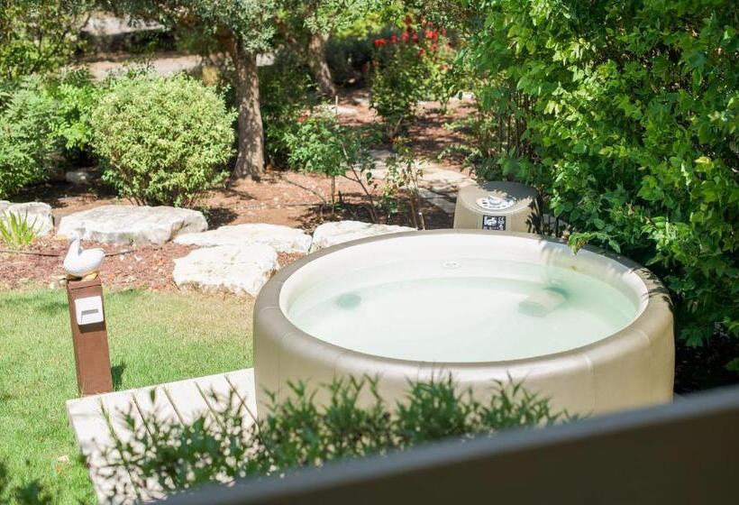 Hanahala Beramot Boutique Suites