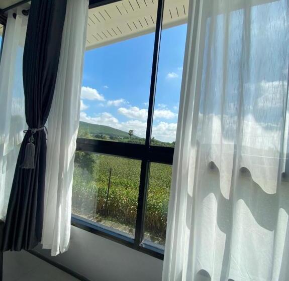 Hotel 88 ลิฟวิ่ง โฮเทล ปากช่อง