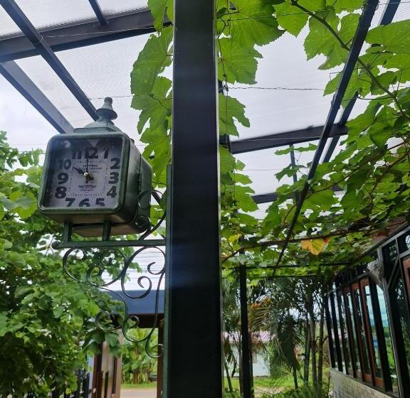 Hotel 88 ลิฟวิ่ง โฮเทล ปากช่อง