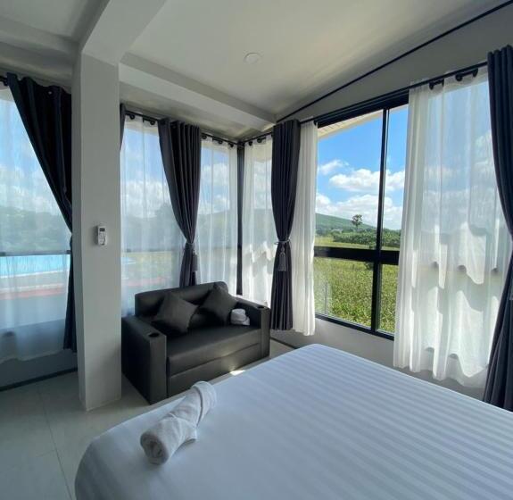 Hotel 88 ลิฟวิ่ง โฮเทล ปากช่อง