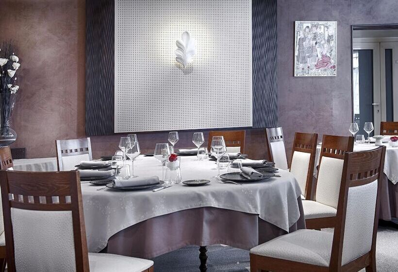 Отель Logis Hôtel De France