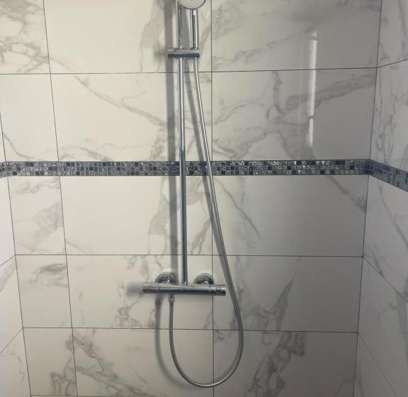 Отель Hôtel De La Jetée