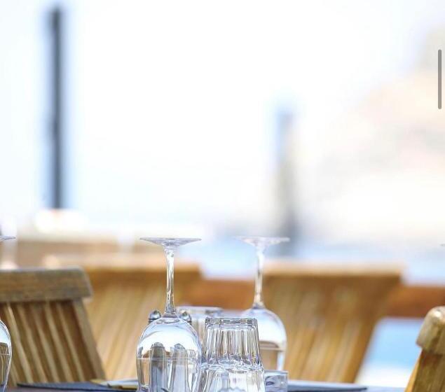 Отель Hôtel De La Jetée