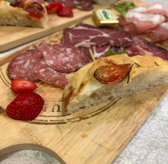 Отель Hôtel De La Jetée