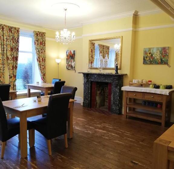 בית מלון כפרי Newton House