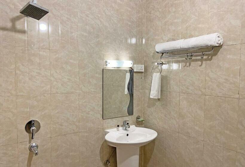 酒店 Nirvana Palace Rishikesh