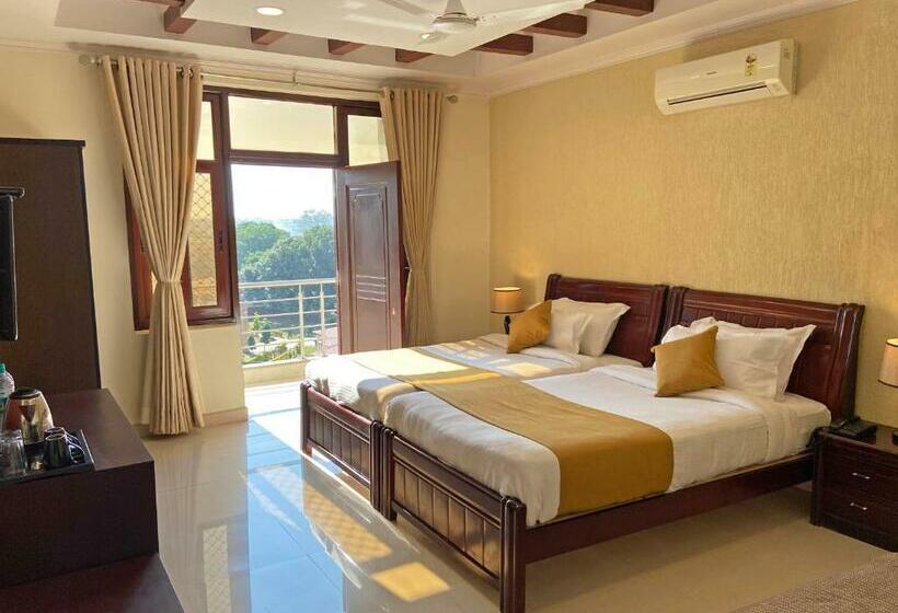 酒店 Nirvana Palace Rishikesh