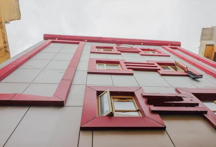 Отель Oyo 81563  M G H