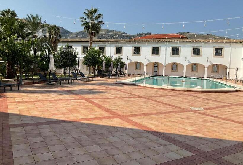 호텔 Al Balhara Resort