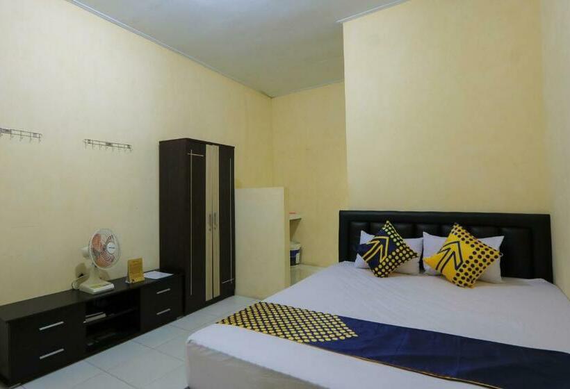 Отель Spot On 2371 Islami Family Residence