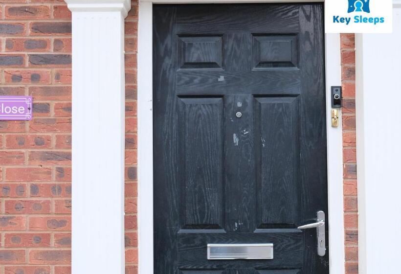 Large House By Keysleeps Short Lets Northampton M1 With Free Parking Contractors Leisure