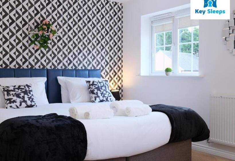 Large House By Keysleeps Short Lets Northampton M1 With Free Parking Contractors Leisure
