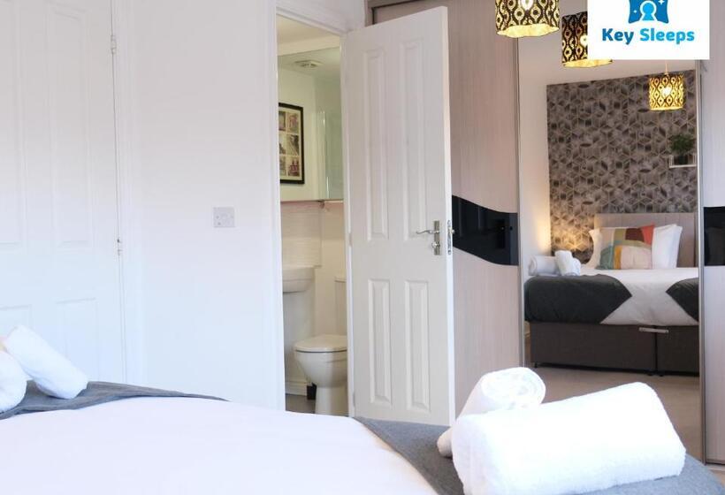 Large House By Keysleeps Short Lets Northampton M1 With Free Parking Contractors Leisure
