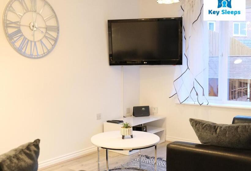 Large House By Keysleeps Short Lets Northampton M1 With Free Parking Contractors Leisure