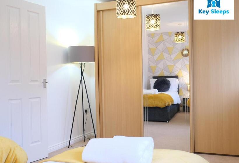 Large House By Keysleeps Short Lets Northampton M1 With Free Parking Contractors Leisure