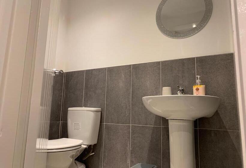 Modern Serviced Apartment   Near City Centre