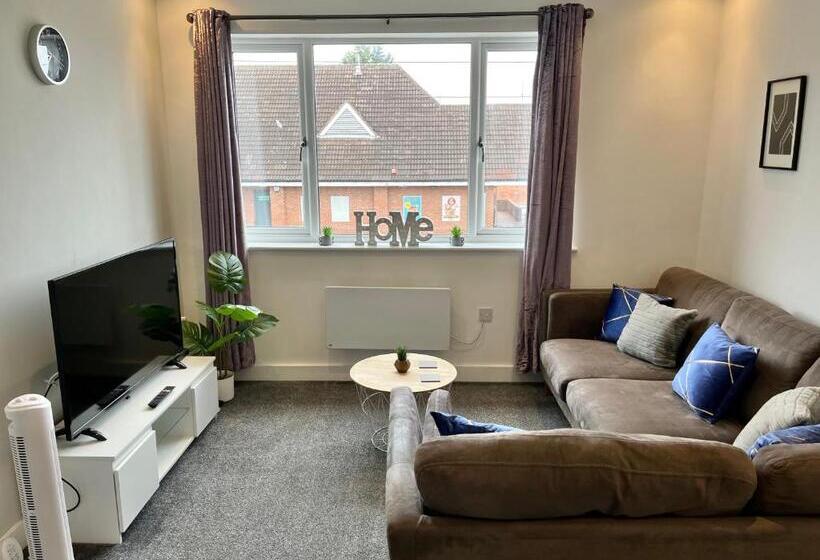 Modern Serviced Apartment   Near City Centre