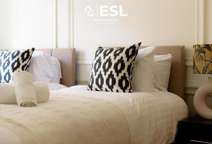 Most Central Luxury Grade 2 Listed Apartment Overlooking Shrewsbury Square   Free Parking