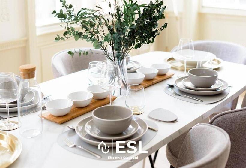 Most Central Luxury Grade 2 Listed Apartment Overlooking Shrewsbury Square   Free Parking