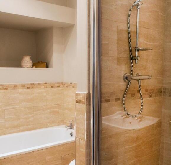 Number 5, 8 10 Cheltenham Mount