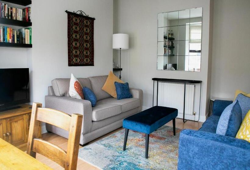 Number 5, 8 10 Cheltenham Mount