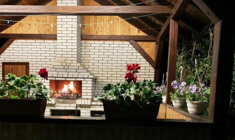 پانسیون зоряні карпати