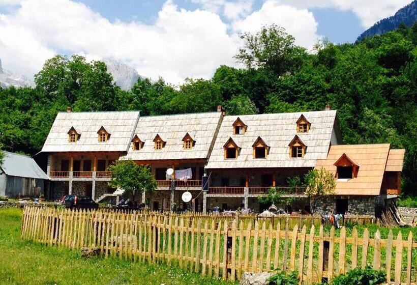 펜션 Bujtina Harusha