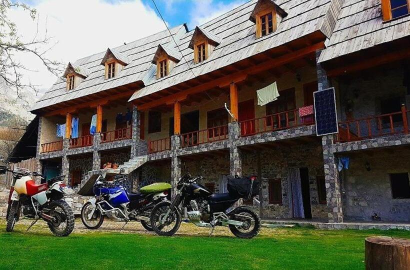 פנסיון Bujtina Harusha