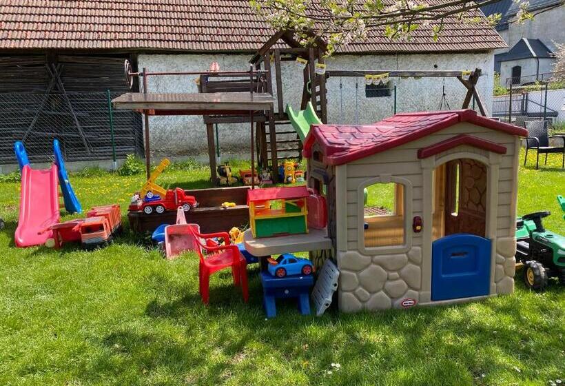 膳宿费 Penzión U Koníka