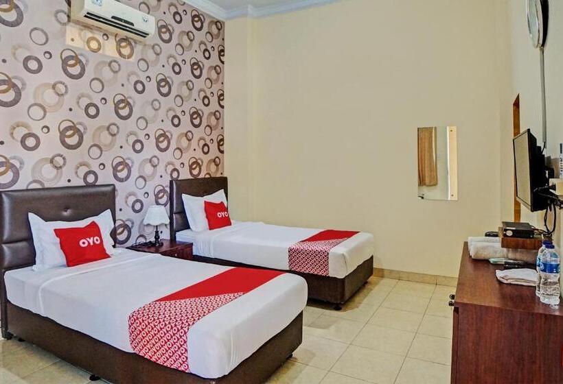 פנסיון Reddoorz Syariah @ Jalan Letda Sujono Tembung