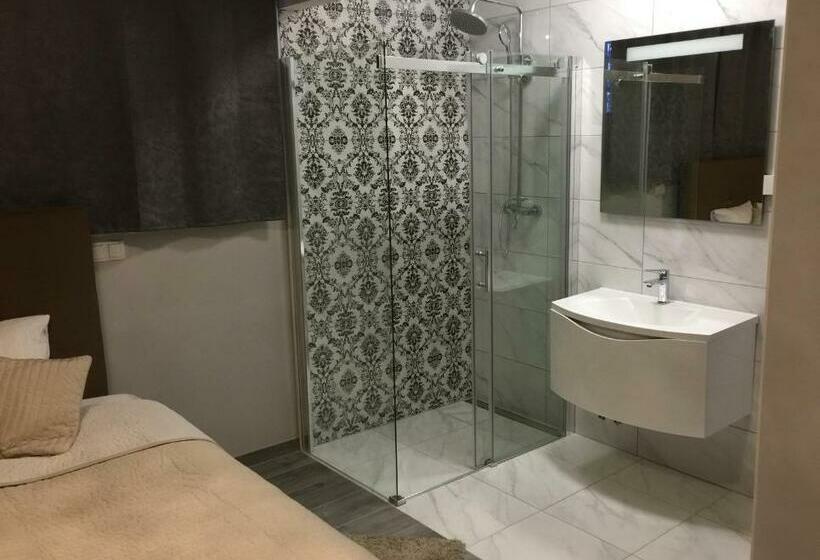 پانسیون Rooms & Apartments Banjac