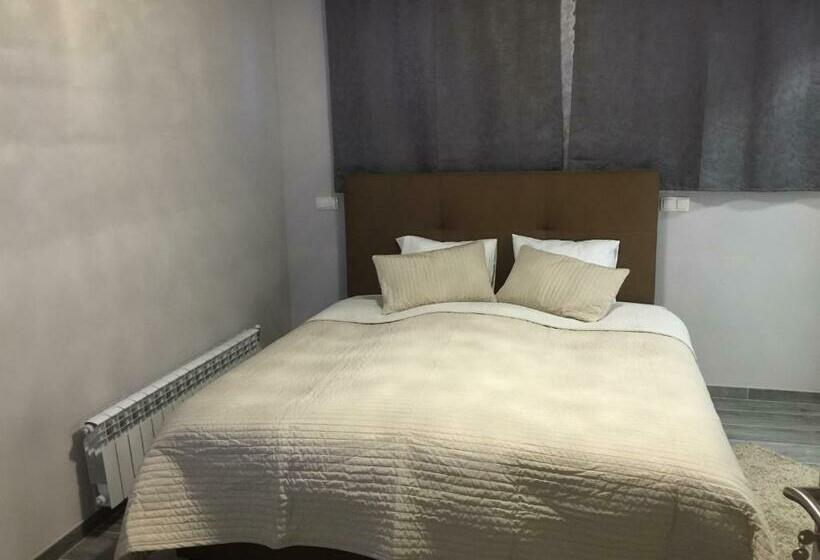 پانسیون Rooms & Apartments Banjac