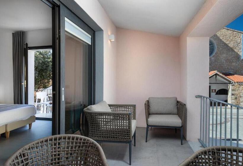 פנסיון The Square Cannigione