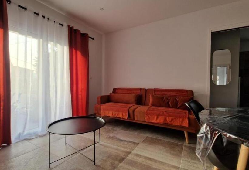 Petite Maison En Pierre